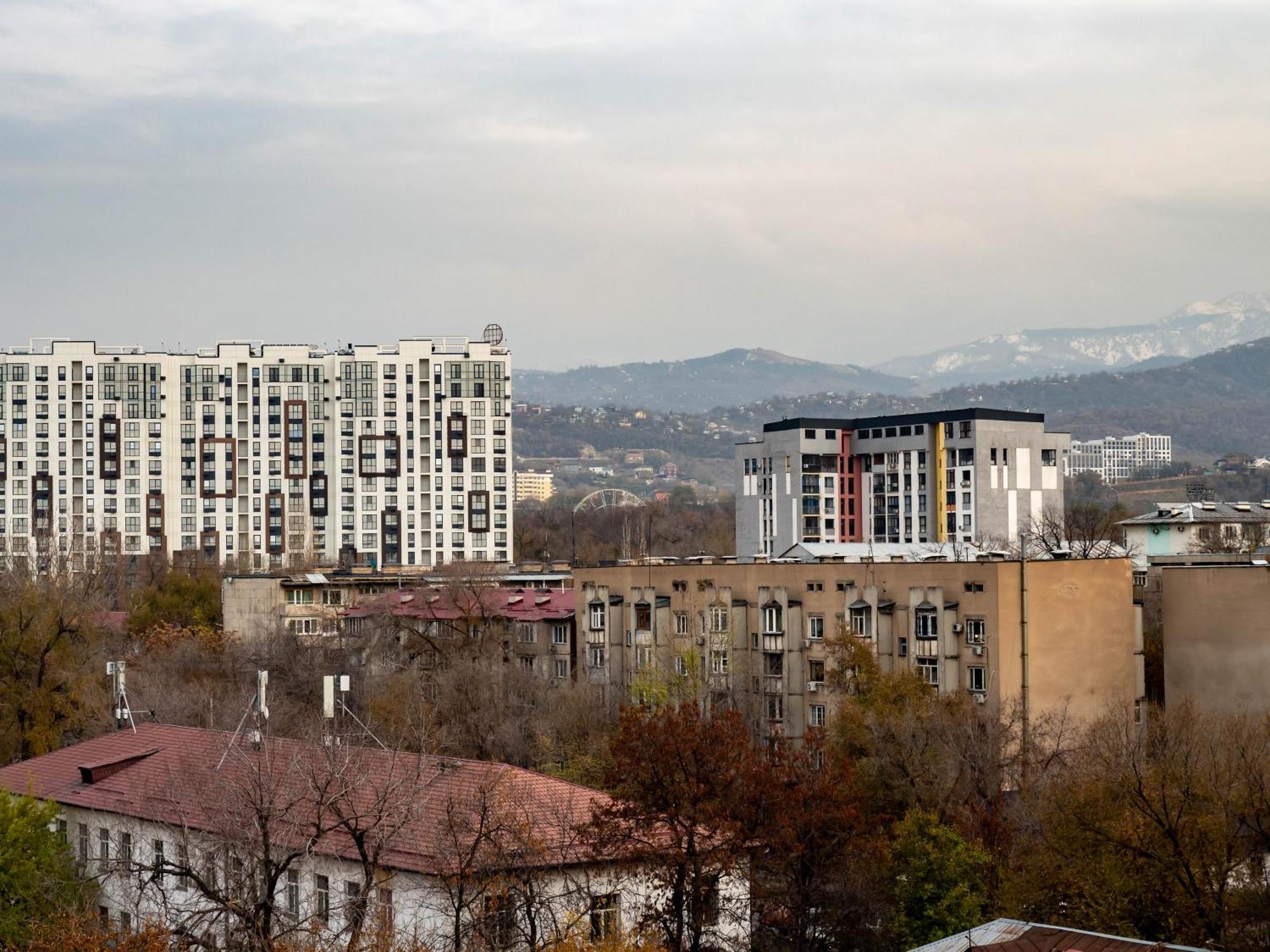 Appartments " Zhetysu-4" Almaty Exterior photo